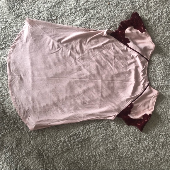 Cute pink top - Picture 4 of 5